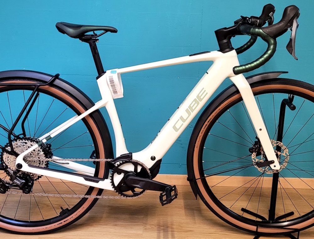 CUBE Nuroad Hybrid C:62 Race FE 400X