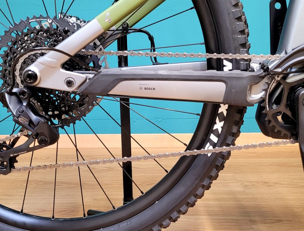 CUBE E-Bikes Vollgefedert